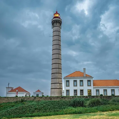 River-view Retreat In *