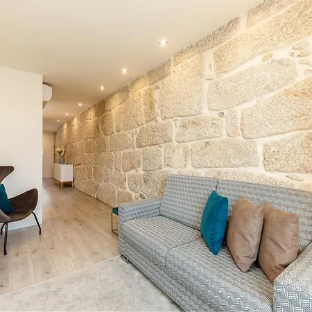 Charming Retreat With River Views Porto