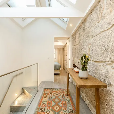 River-view Retreat In