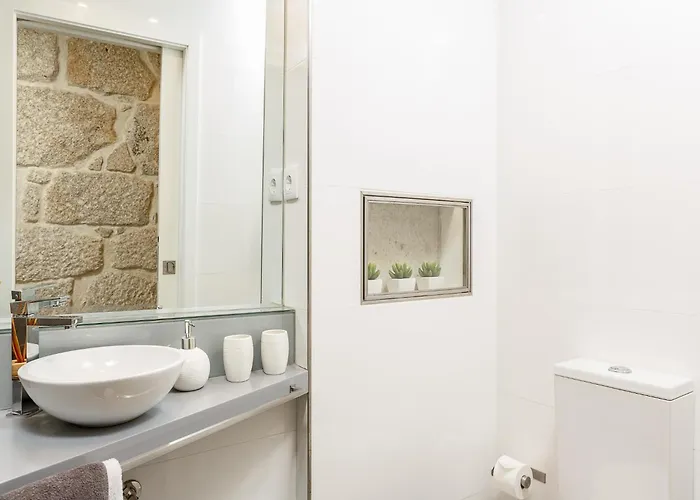 River-view Retreat In * Porto