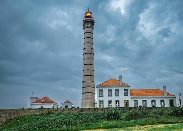 River-view Retreat In *