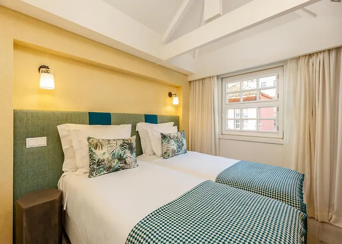 River-view Retreat In * Porto