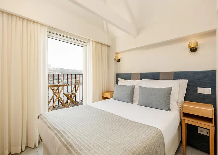 Apartament River-view Retreat In