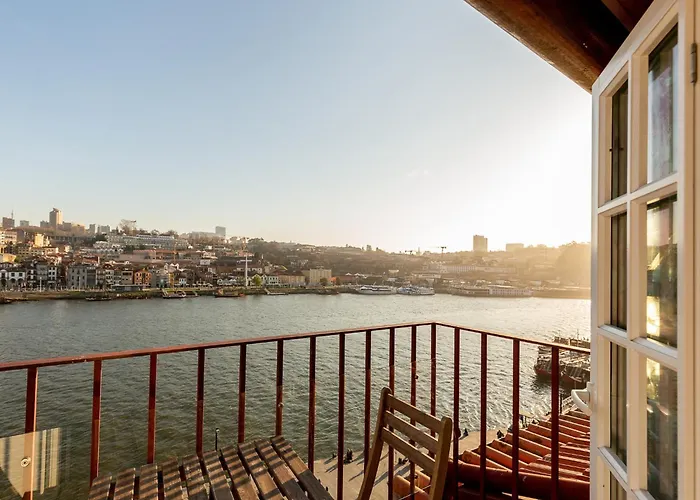 River-view Retreat In *