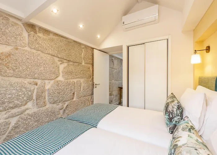 Apartament River-view Retreat In