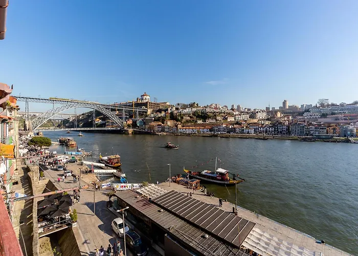 River-view Retreat In * Porto
