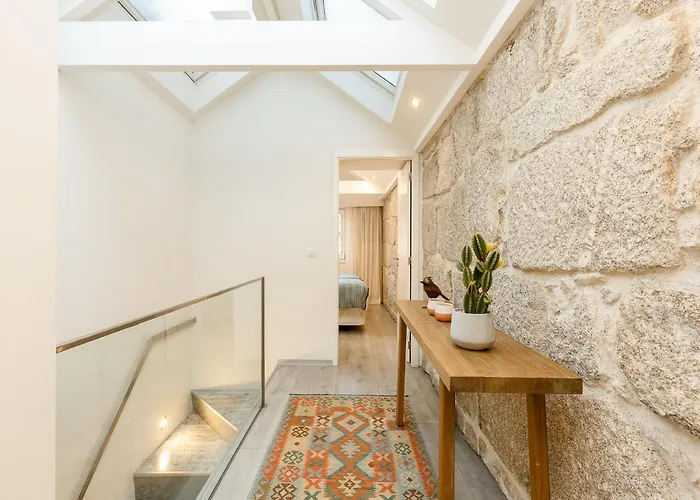 River-view Retreat In