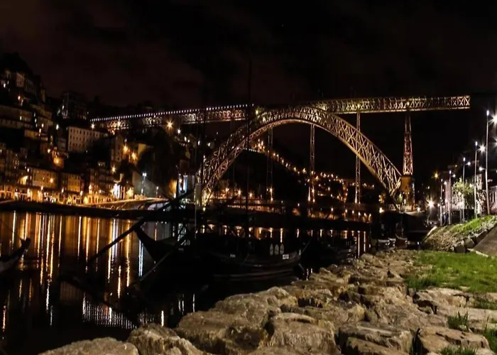 Apartment River-view Retreat In Porto