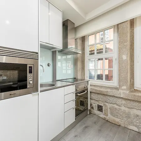 River-view Retreat In Apartamento Oporto