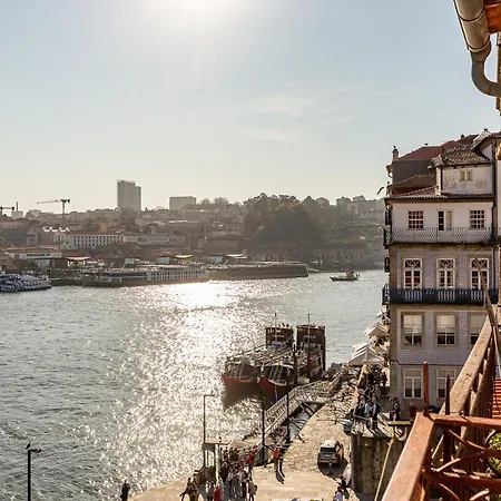 River-view Retreat In Apartamento Oporto