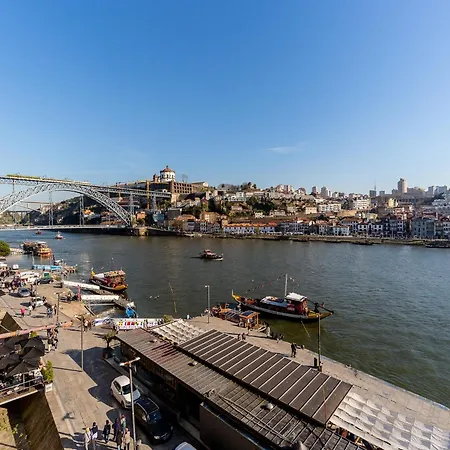 River-view Retreat In * Oporto